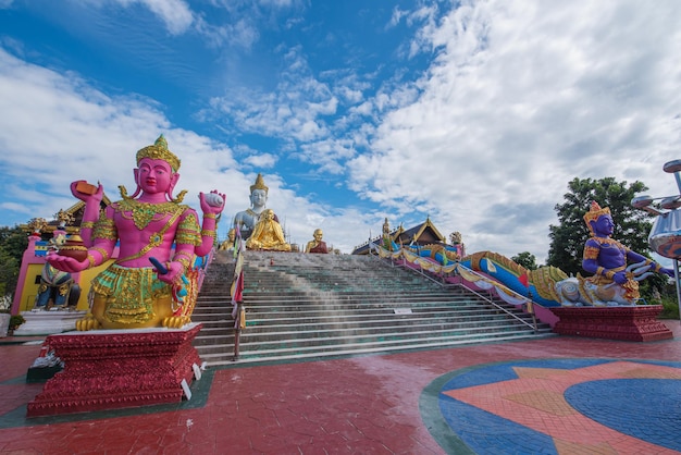 14 de outubro de 2022 chiang rai tailândiaxawat saeng kaew phothiyan belo templo com belas vistas