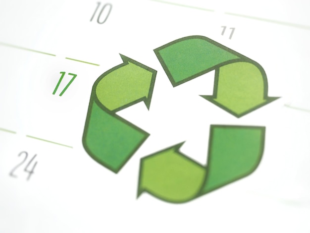17 de Maio - Dia Mundial da Reciclagem - Calendário com o número 17 e o símbolo internacional de reciclagem