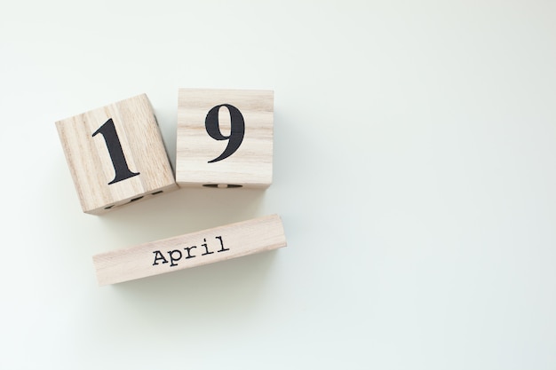 19. April Ostern Holzblockkalender