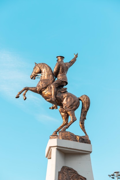 19. Mai 2022 Antalya Türkei Mustafa Kemal Atatürk Reiterstatue auf einem Platz in Antalya