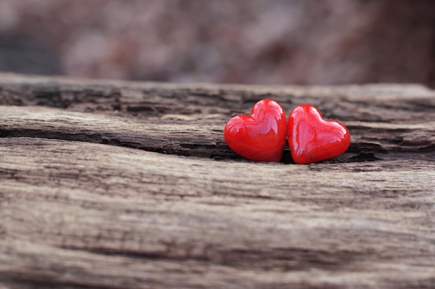 2 corazones rojos