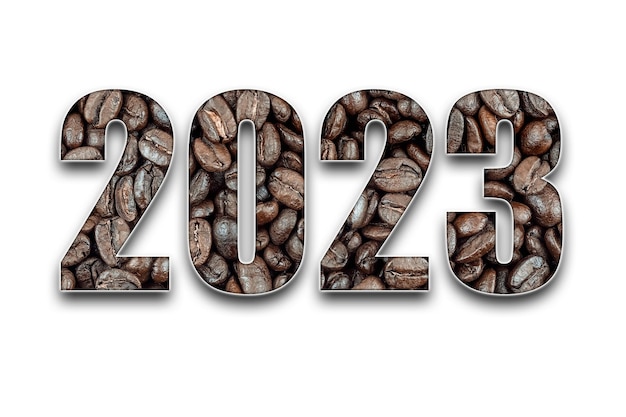 2023 com grãos de café no fundo branco