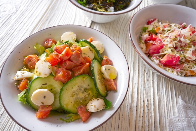 3 tazones de ensalada mixtos comida saludable