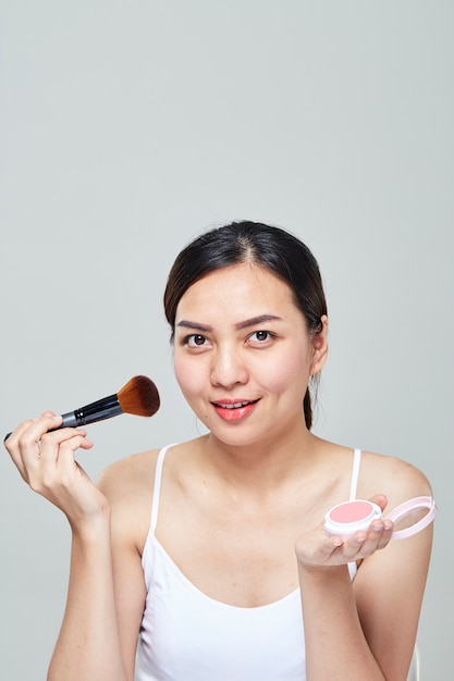 30s mujer asiática cara belleza cuidado de la piel