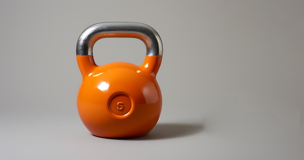 3d kettlebell naranja con un estilo de metal plateado