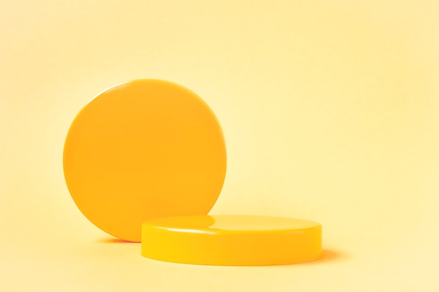 3D render pedestais amarelos e pódio circular para produtos cosméticos em fundo amarelo