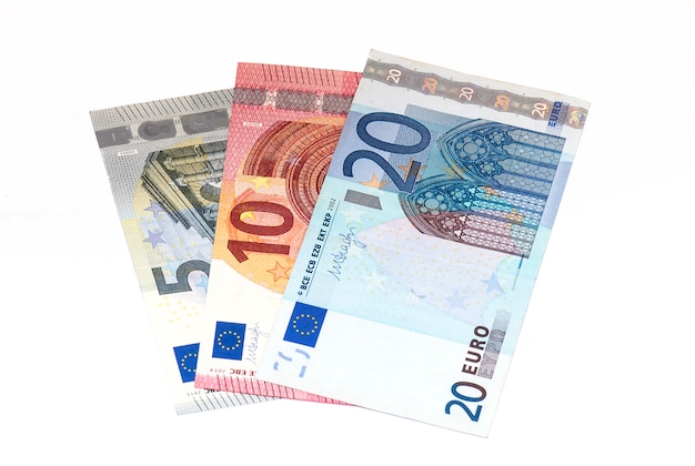 5, 10, 20 billetes en euros aislados