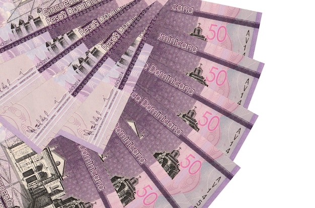 50 dominikanische Pesos Rechnungen liegt isoliert Hintergrund