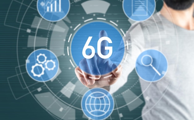 6G und Symbole auf dem virtuellen Bildschirm