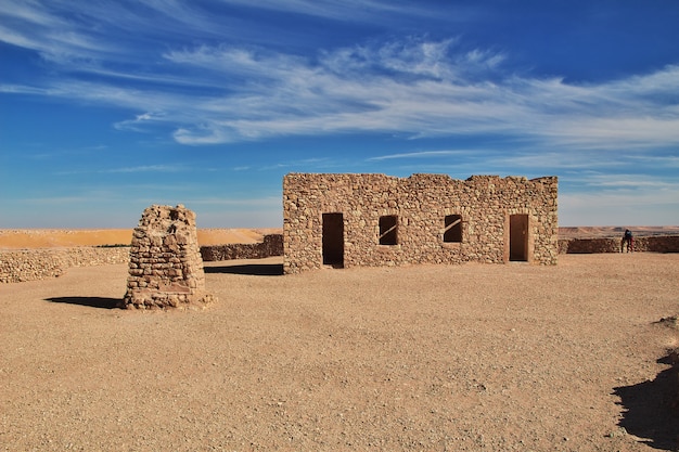 A antiga fortaleza no deserto do Saara, Argélia