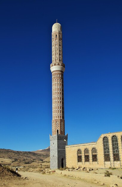 A antiga mesquita na aldeia de Thula Iémen