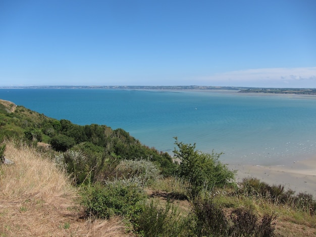 A baía de Saint-Brieuc vista da Pointe du Roselier em Plérin