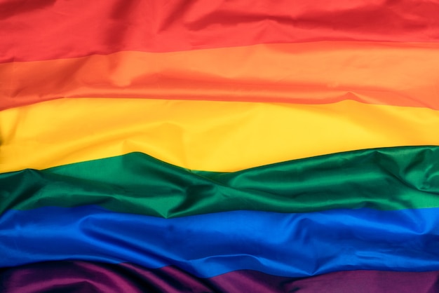 Foto a bandeira lgtbi nas cores do arco-íris