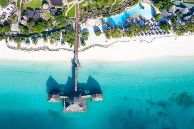 A bela ilha tropical de Zanzibar vista aérea mar na praia de Zanzibar Tanzânia