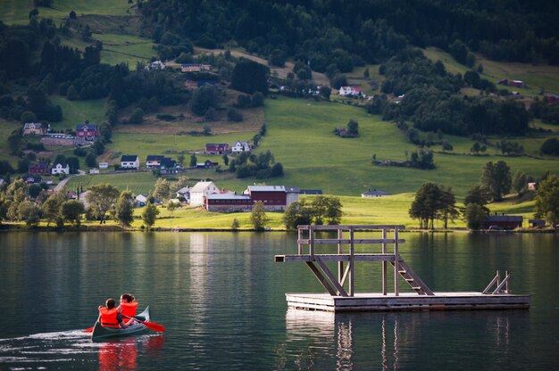 A bela paisagem da Noruega no verão de 2014