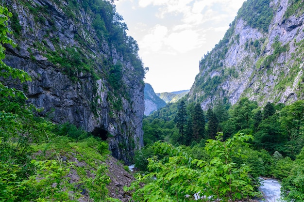 A bela paisagem nas montanhas tropicais