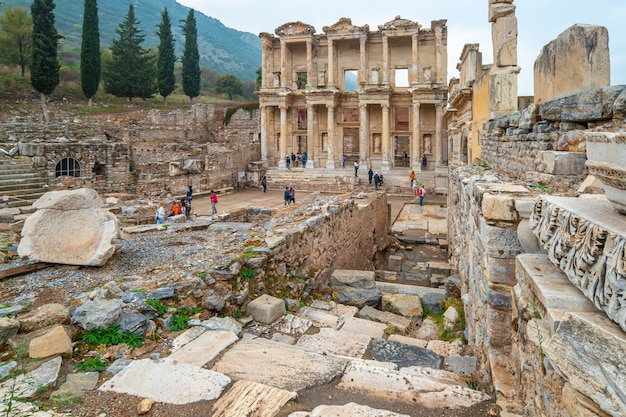 A biblioteca de Celso em Éfeso em Izmir, Turquia