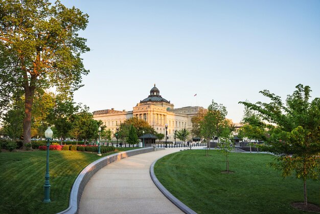 A Biblioteca do Congresso está situada em Washington DC, EUA. É a segunda maior biblioteca do mundo pelo tamanho da coleção. É a instituição cultural federal mais antiga dos EUA