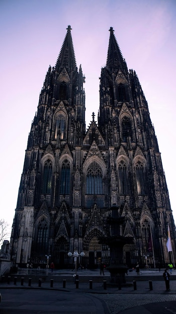 Foto a catedral de colônia é a maior igreja do mundo.