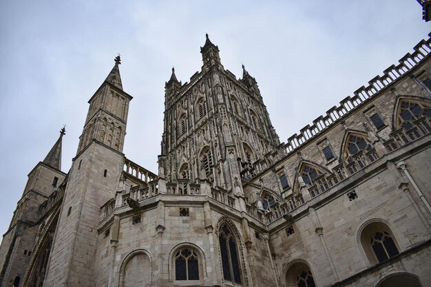 A catedral de Gloucester é conhecida por seus interiores usados para filmar os dois primeiros filmes de H. Potter.