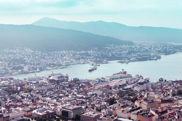 A cidade de bergen a partir de uma vista aérea