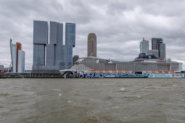 Foto a cidade de roterdã, na holanda