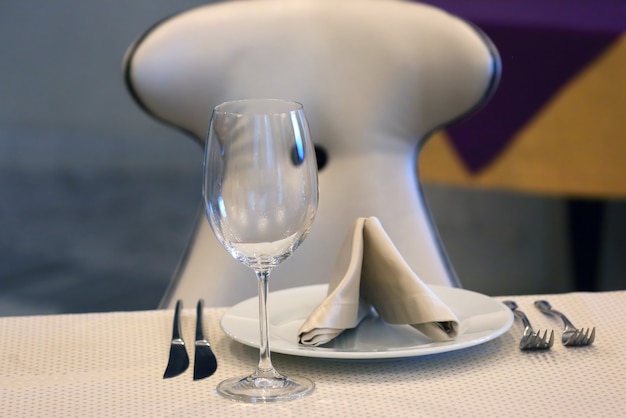 A colocação da mesa no restaurante