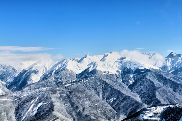 A cordilheira do Cáucaso. Resort de montanha de Krasnaya Polyana. Sochi. Rússia.