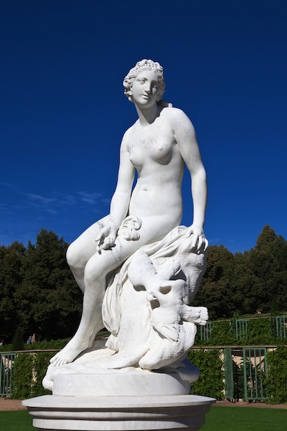 A estátua no parque Potsdam, na Alemanha