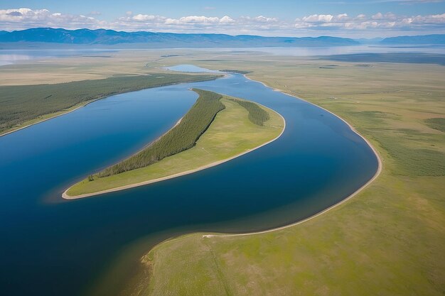 Foto a estrada ao longo do lago dukhovoe do ar o lago baikal está à distância a república de buryatia