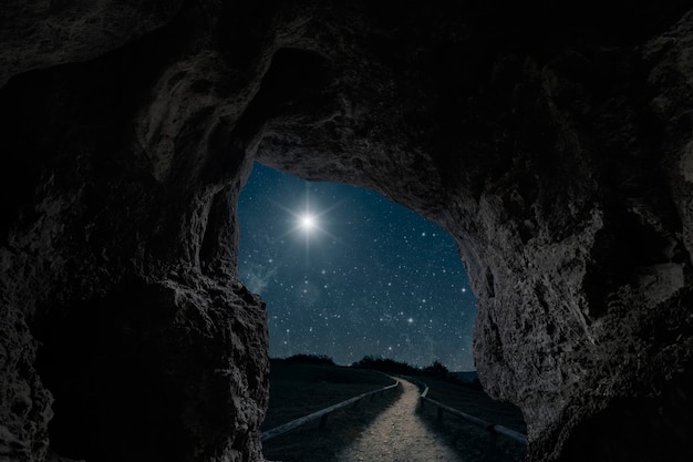 A estrela brilha na véspera de Natal de Jesus Cristo