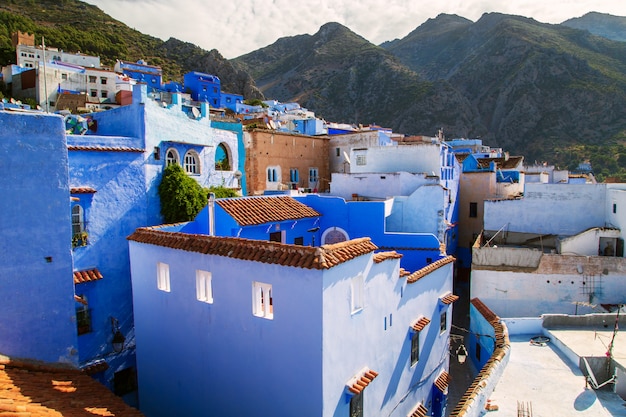 A famosa cidade azul de Chefchaouen, vista superior.