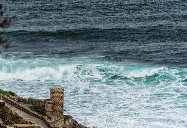 Foto a força marítima na costa da galiza