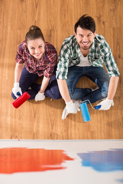 A ideia superior de pares novos está fazendo o reparo em casa.