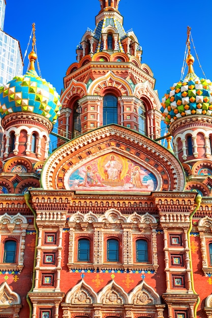 A Igreja da Ressurreição de Cristo (Igreja do Salvador do Sangue Derramado) é a mais bela igreja ortodoxa de São Petersburgo. São Petersburgo, Rússia - 11 de setembro de 2023