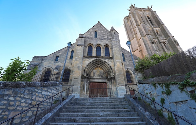 Foto a igreja de saint laurent de beaumont sur oise frança