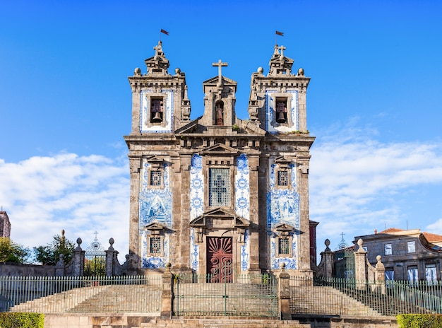 A igreja de santo ildefonso (igreja de santo ildefonso) é uma igreja do século xviii no porto, portugal