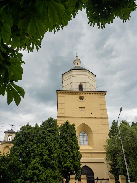 A Igreja de São João Batista é uma igreja latina na cidade de Sambir