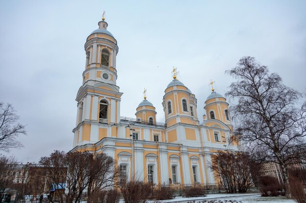 A igreja de st. Pedro em St. peterhof