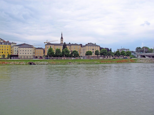 A igreja em Salzburg, Áustria