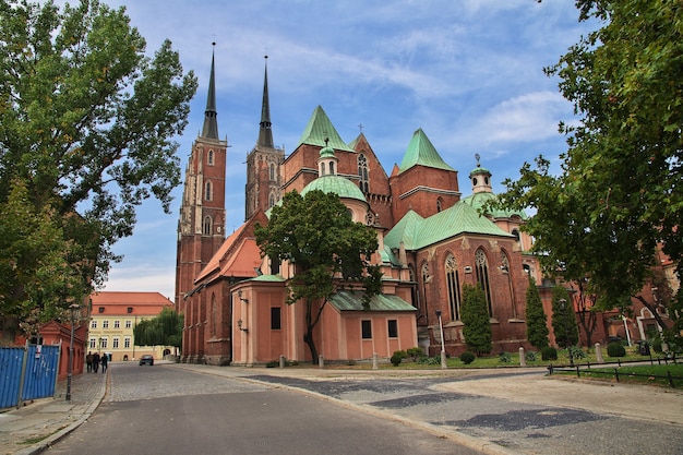 A igreja na cidade de Wroclaw, na Polônia