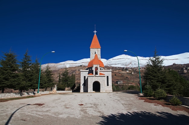 Foto a igreja vintage no vale kadisha do líbano