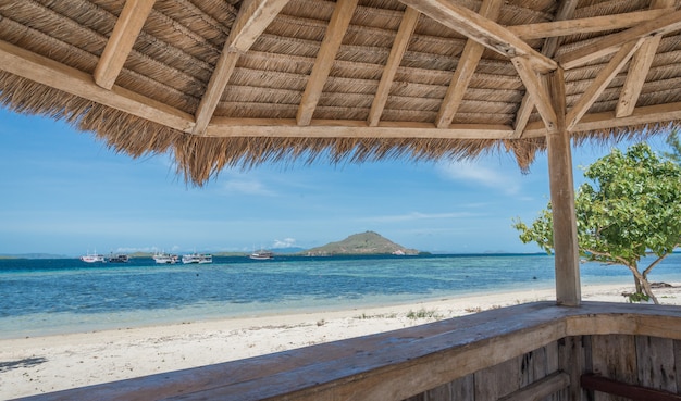 Foto a ilha de kanawa, indonésia