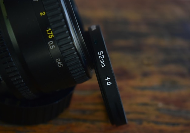A lente da câmera que oferece qualidade nítida e bonita para fotógrafos profissionais