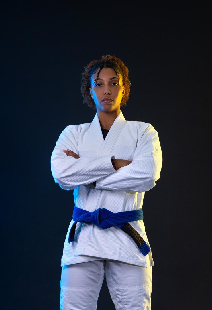 Foto a lutadora brasileira de jujutsu está pronta para a competição de luta livre de jiu jitsu, jujutsu esportivo brasileiro, artes marciais mistas.