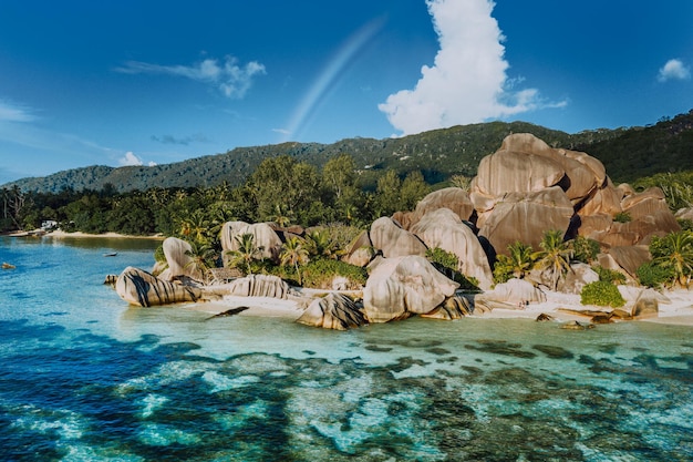 A mais bela praia tropical Anse Source D'Argent La Digue Seychelles Viagens exóticas de luxo