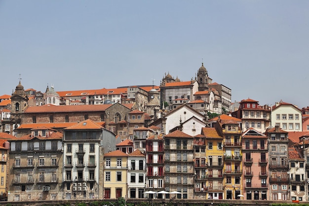 A margem de Rio Douro em Porto Portugal