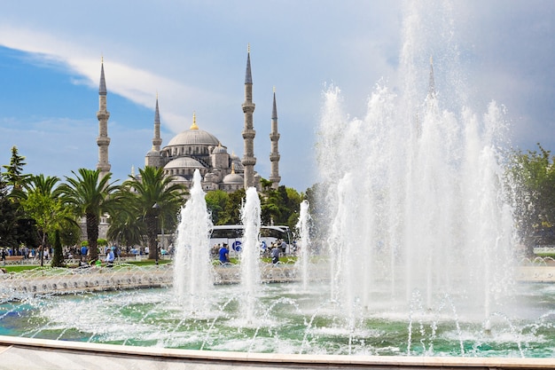 A Mesquita Azul (Mesquita de Sultanahmet) em Istambul, Turquia