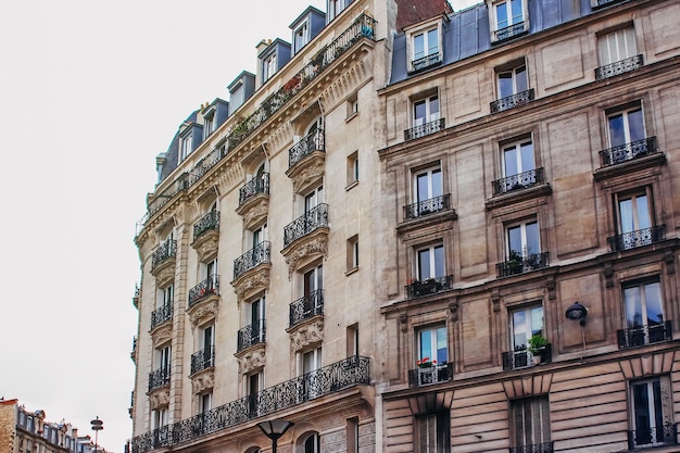 A natureza vê a arquitetura e a vida da cidade de Paris na França