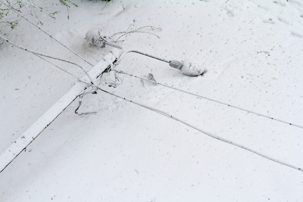 A neve caiu drasticamente na primavera.